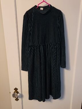 SHEIN Dark Green Velvet Ribbed Dress